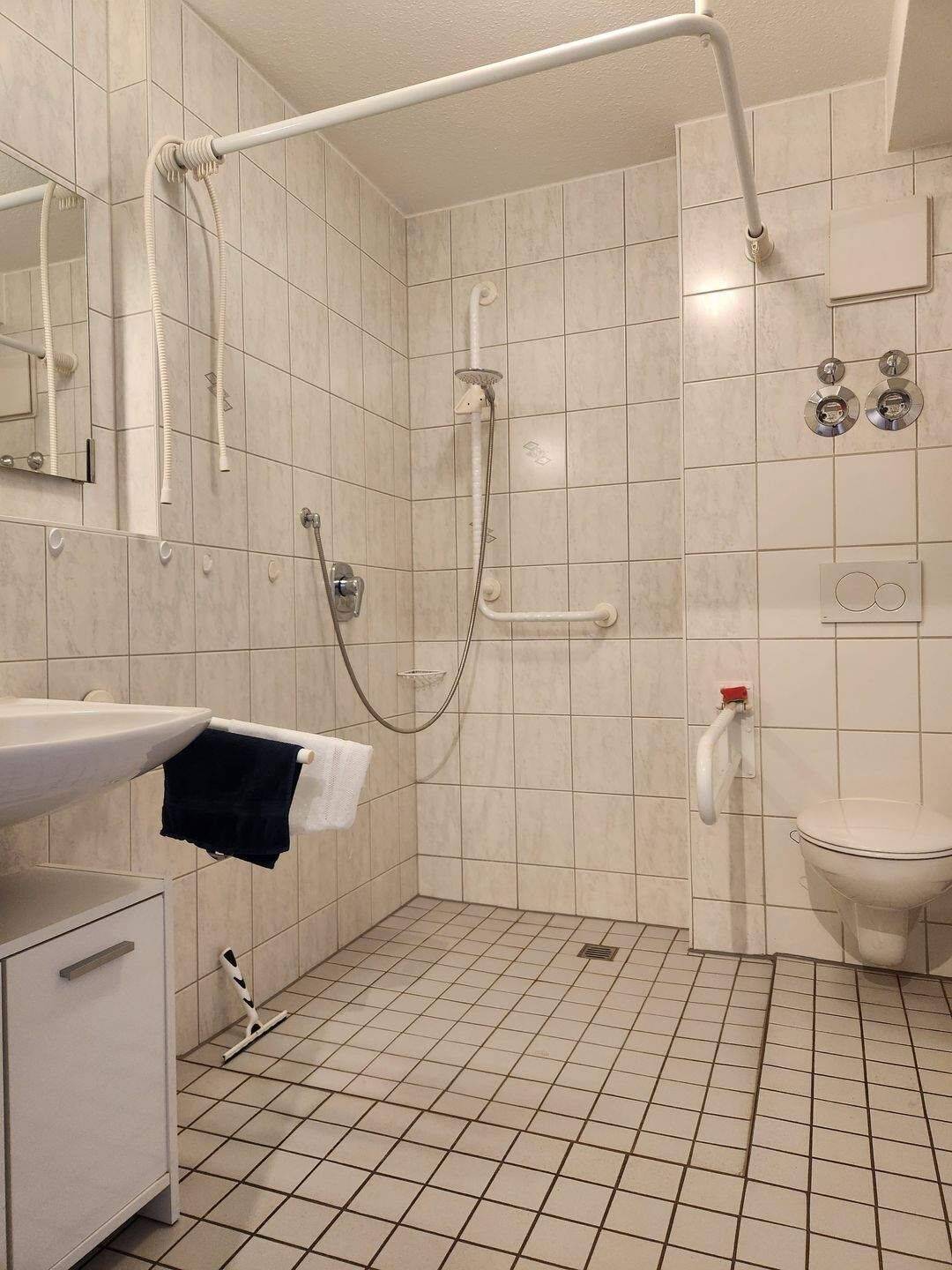 Modern wohnen mit Komfort – hochwertige 2-Zimmer-Wohnung mit Aufzug in Nürnberg-Langwasser – Nürnberg – Vorschaubild 9