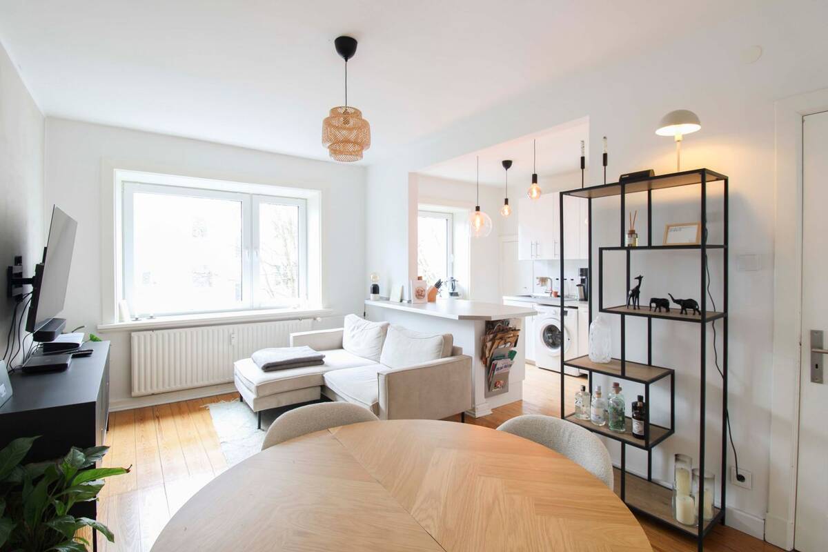 Ruhig gelegen & bestens angebunden: 2,5-Zimmer-Wohnung in Winterhude – 22299 Hamburg – Bild 1 von 8