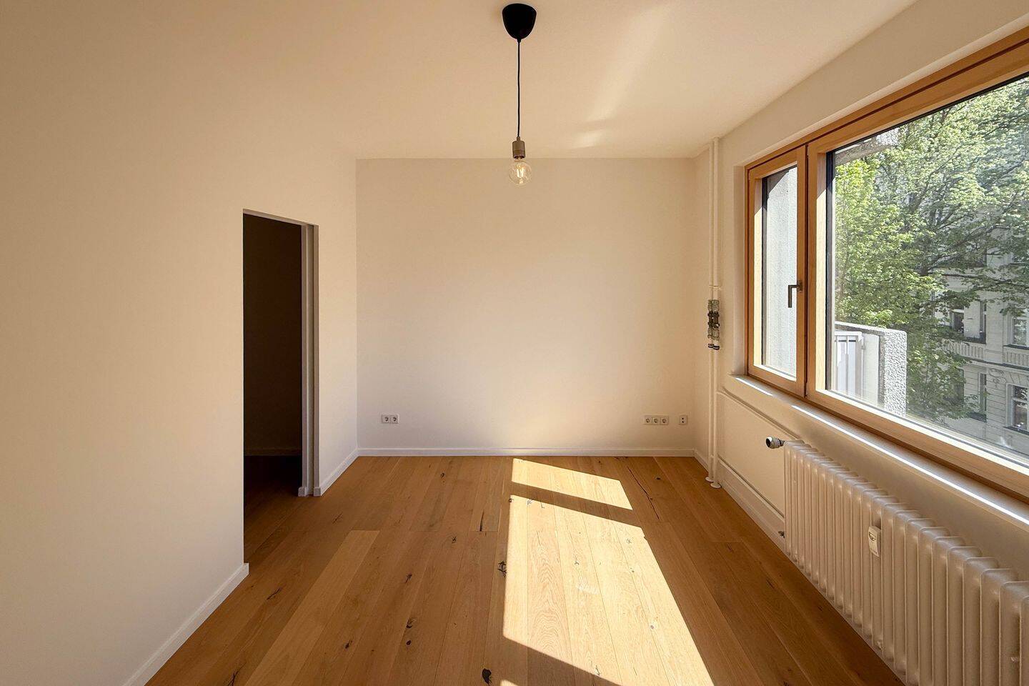 Einziehen und wohlfühlen - Stilvolle 2-Zimmer-Wohnung nahe dem Olivaer Platz – Berlin – Vorschaubild 2