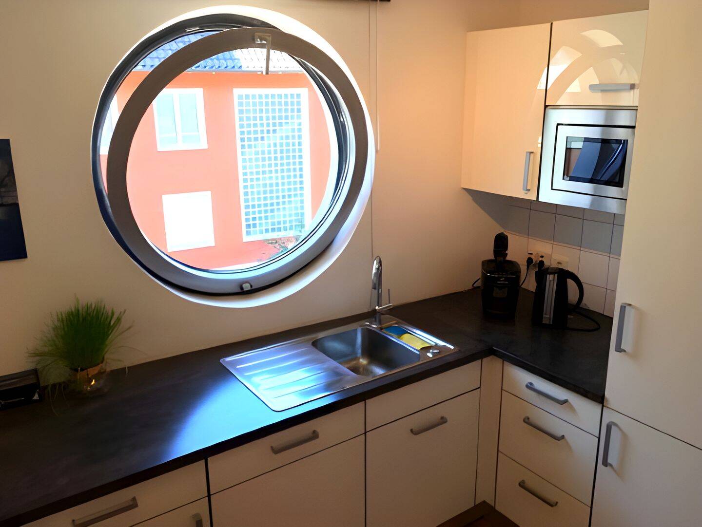 Stilvolle, geräumige 3-Zimmer-Wohnung mit Balkon und Einbauküche in Bonn-Beuel – Bonn – Vorschaubild 6