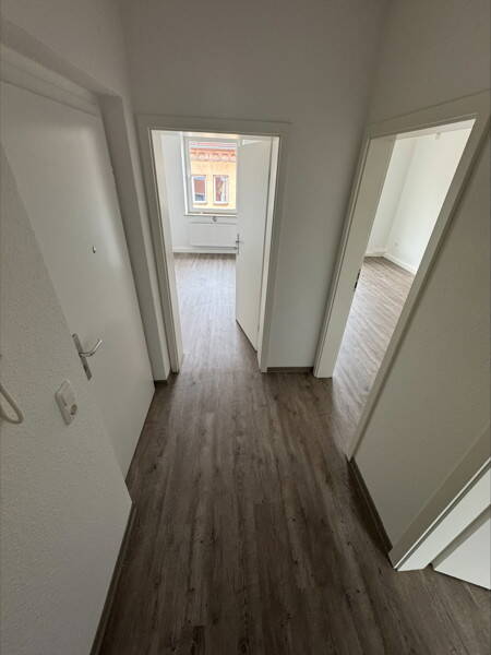 Für Sie renoviert! 2-Zimmer-Wohnung sucht nette Mieter – Nürnberg – Vorschaubild 2