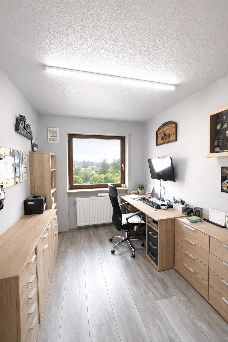 4-Zimmer Obergeschosswohnung (1.OG.) mit 109 m², 2-Balkonen, Einbauküche, Kellerabteil, mit Kfz Stellplatz in Nürnberg – Nürnberg – Vorschaubild 9