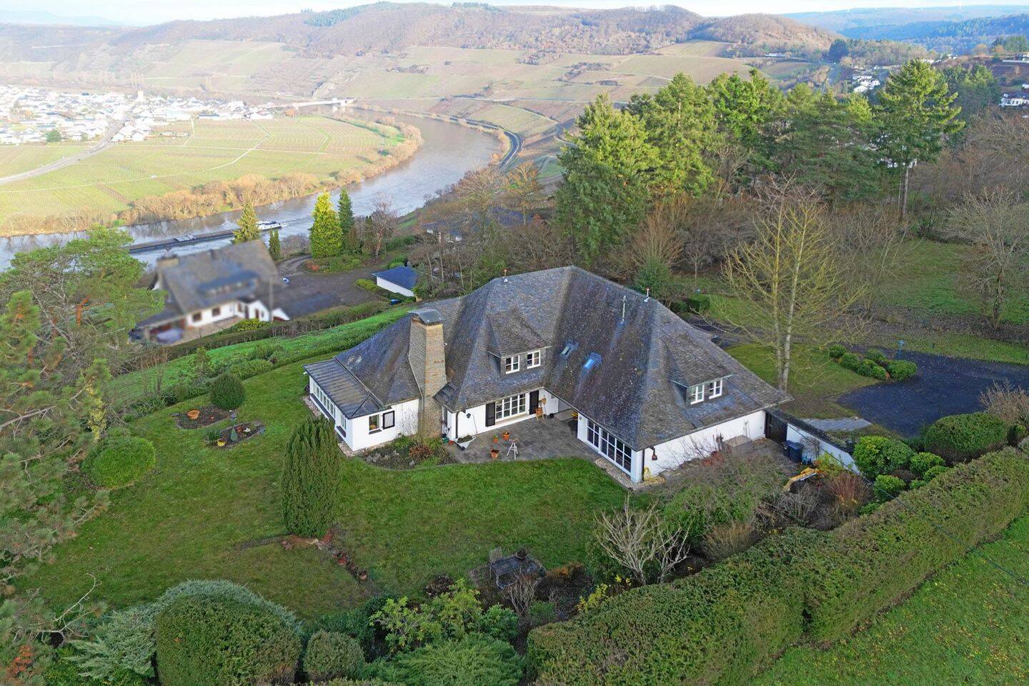 Leiwen: Exklusive Mietvilla mit Indoor-Pool, Sauna und Wintergarten – Leiwen – Vorschaubild 4