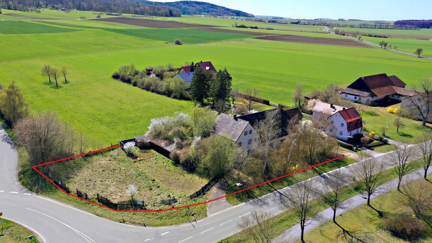 Kernsanierung oder Neubau? Grundstück mit Altbestand