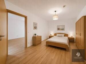 Sofort frei: Erdgeschosswohnung mit Terrasse, eigenem Garten Einbauküche & Carport *Provisionsfrei* – 83093 Bad Endorf – Vorschaubild 6
