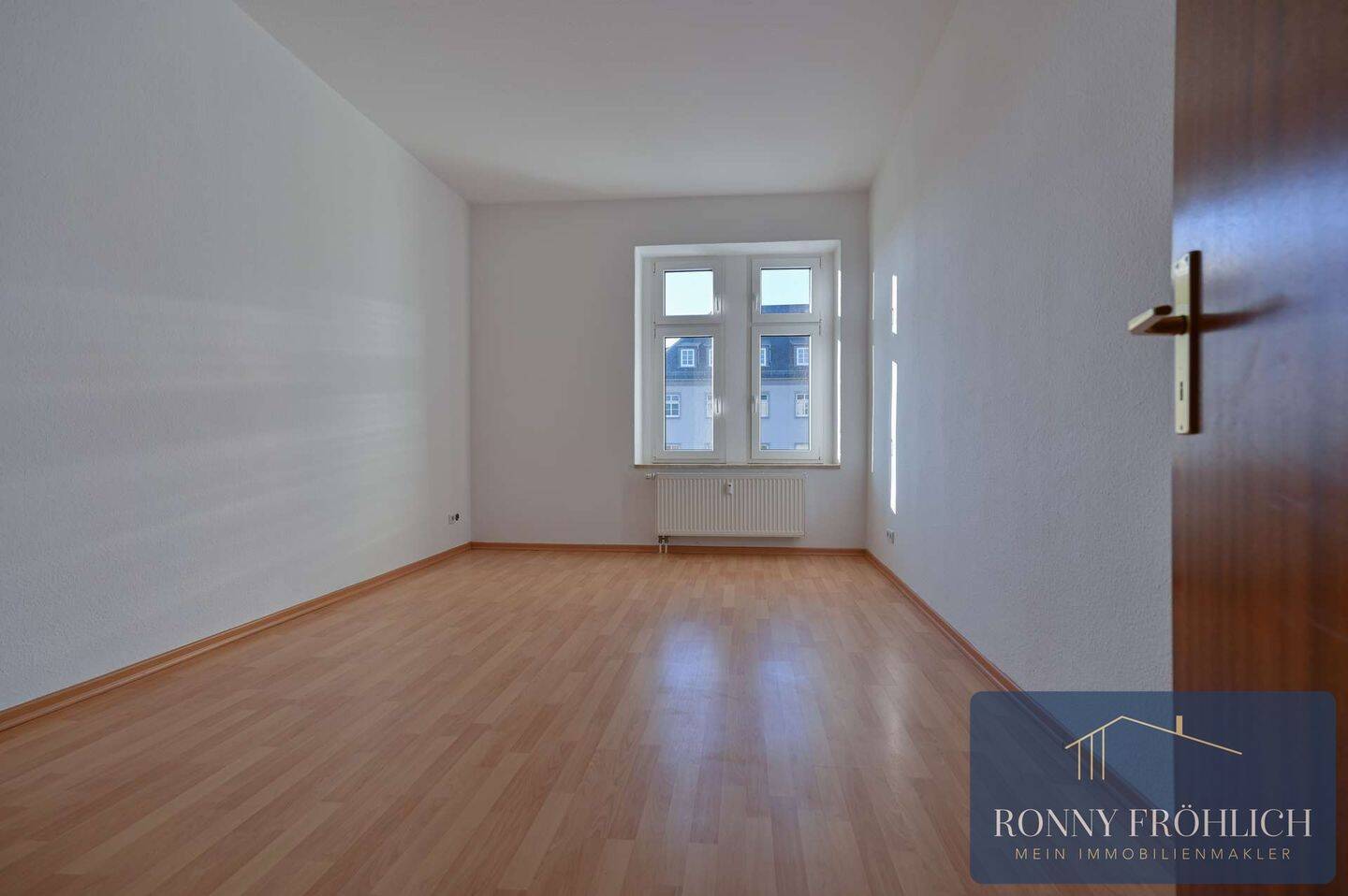 leere, bezugsfertige Eigentumswohnung in Chemnitz Yorckgebiet: 3-Raum-Wohnung mit Balkon, Stellplatz – Chemnitz – Vorschaubild 4