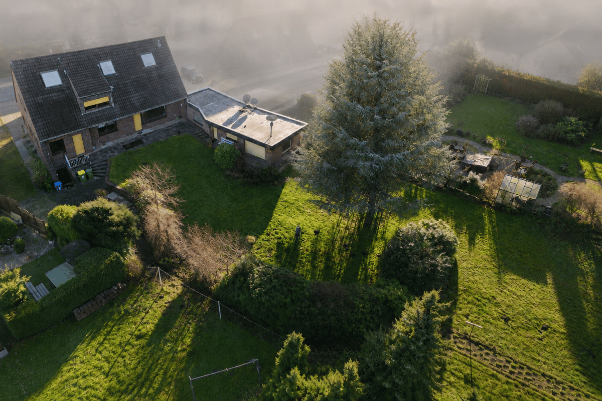 Ein Zuhause mit Zukunft - freistehendes Haus auf 2.067 m² direkt am Sterkrader Wald – 46145 Oberhausen – Bild 1 von 9