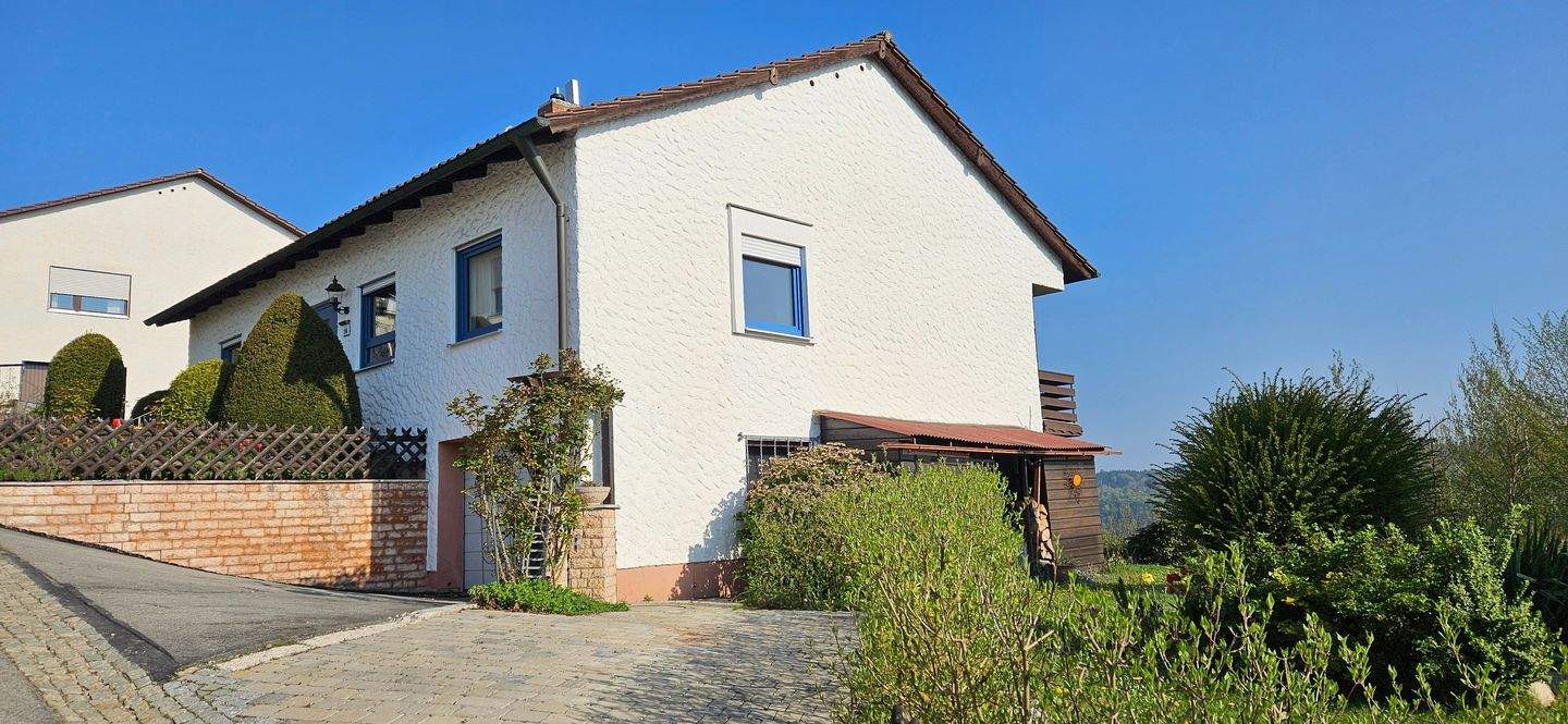 Atemberaubende L A G E in guter Nachbarschaft! Landhaus mit toller Fernsicht über die Stadt Vilshofen/Donau! – Vilshofen an der Donau – Vorschaubild 3