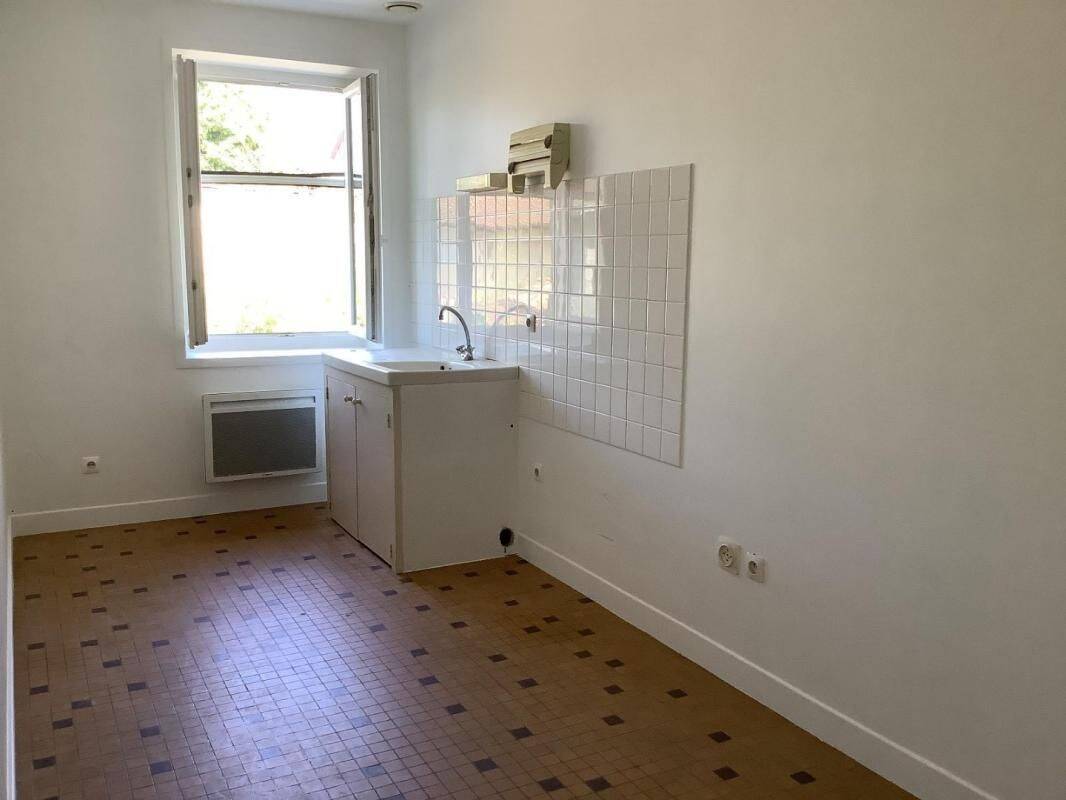 Appartement 1 pièce 40 m² · à Romanèche-Thorins · 40 m² · 435 €/mois