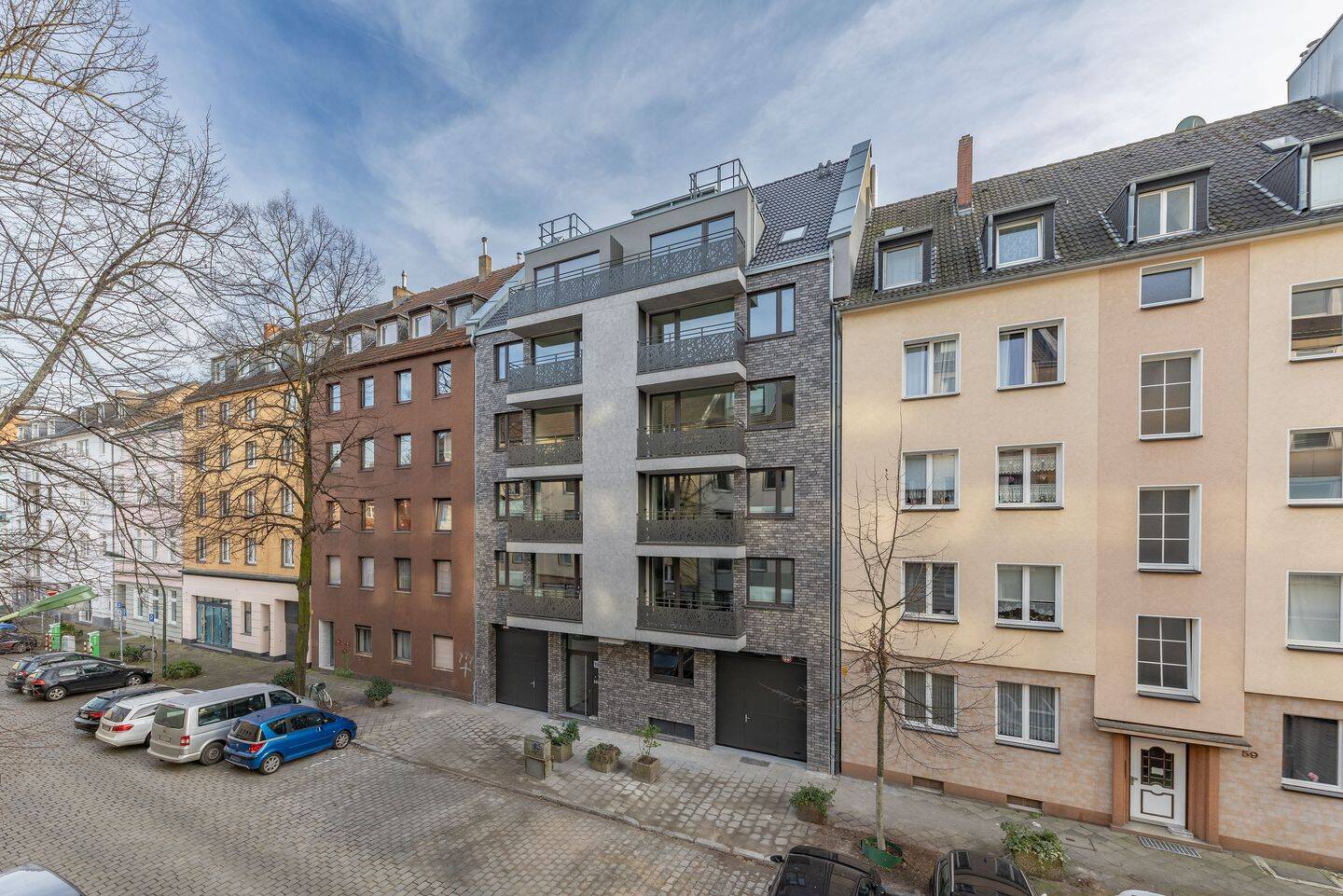 RUND UM SORGLOS - Möbliertes großzügiges Apartment mit Aufzug und TG!