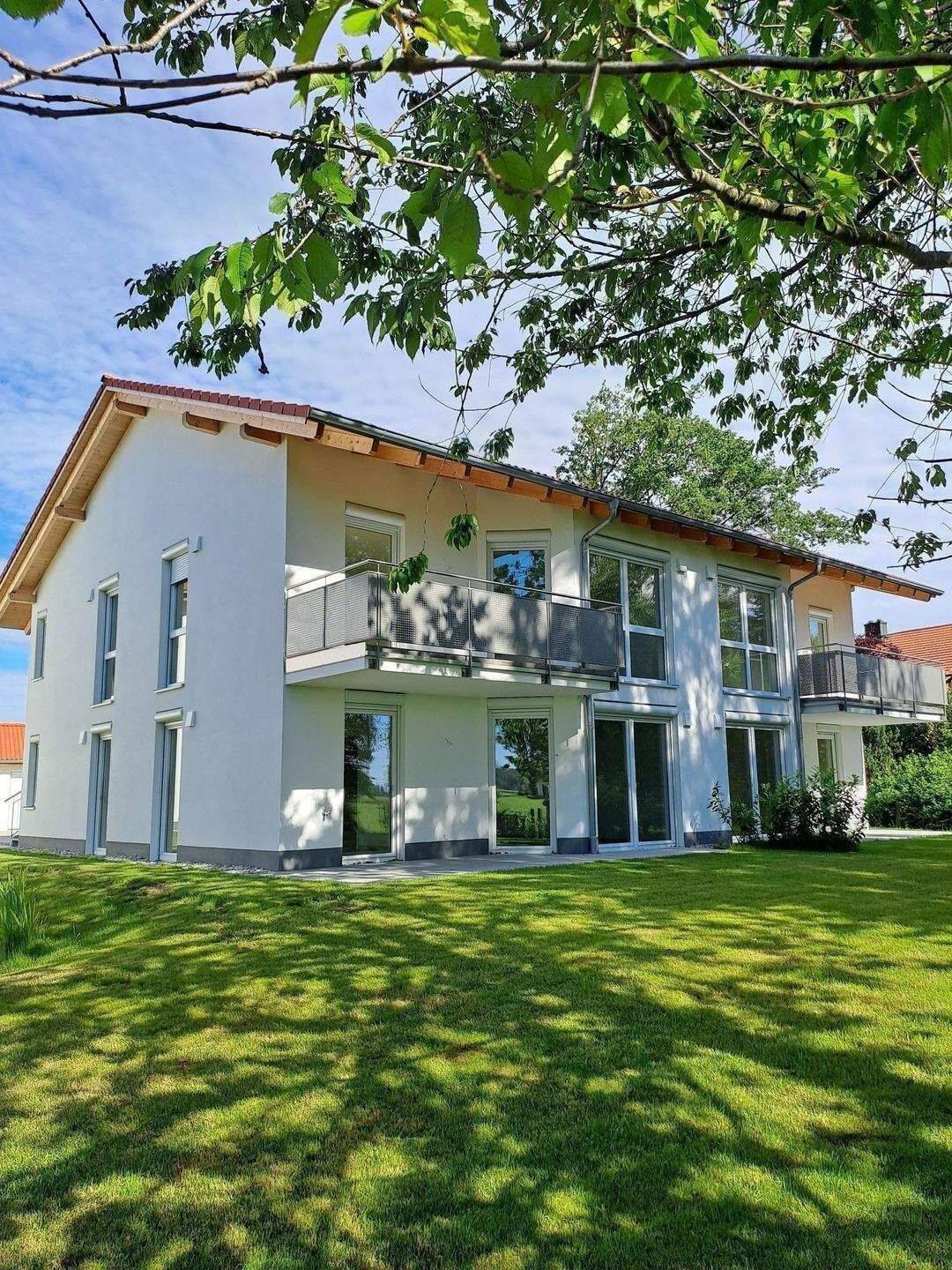 3-Zi.-OG Neubauwohnung mit Garage und Stellplatz