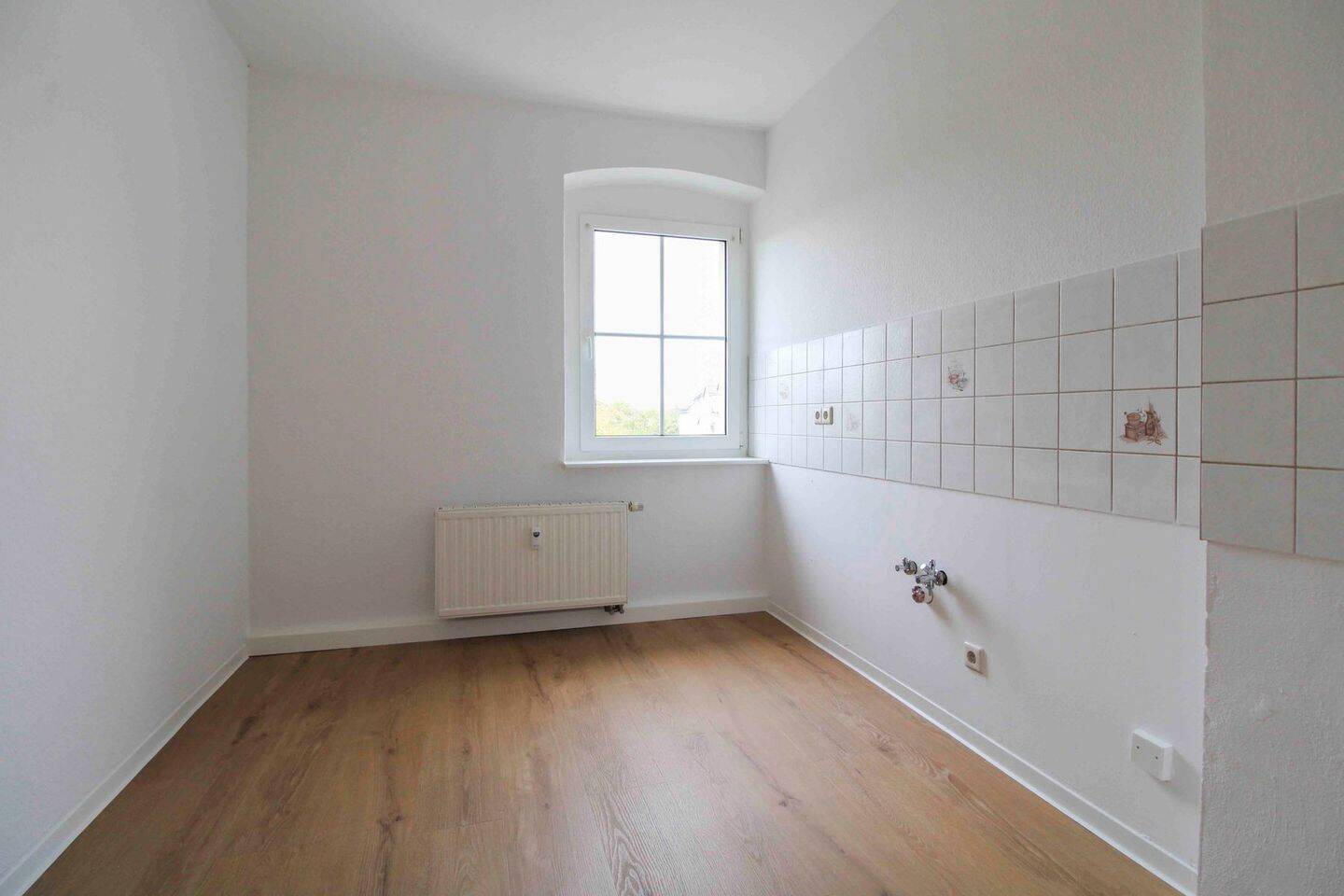 *Bezugsfrei!* Renovierte 3-Zimmer Wohnung mit Stellplatz – Döbeln – Vorschaubild 5