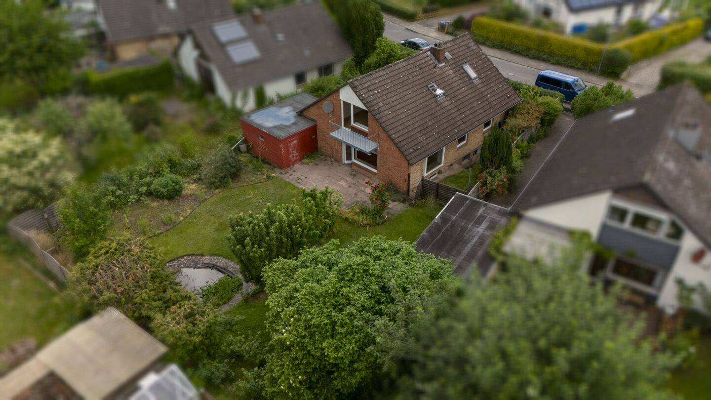 Top-Lage in St. Jürgen | Freistehendes Einfamilienhaus mit Südwestgarten und großem Potenzial – Lübeck – Vorschaubild 2