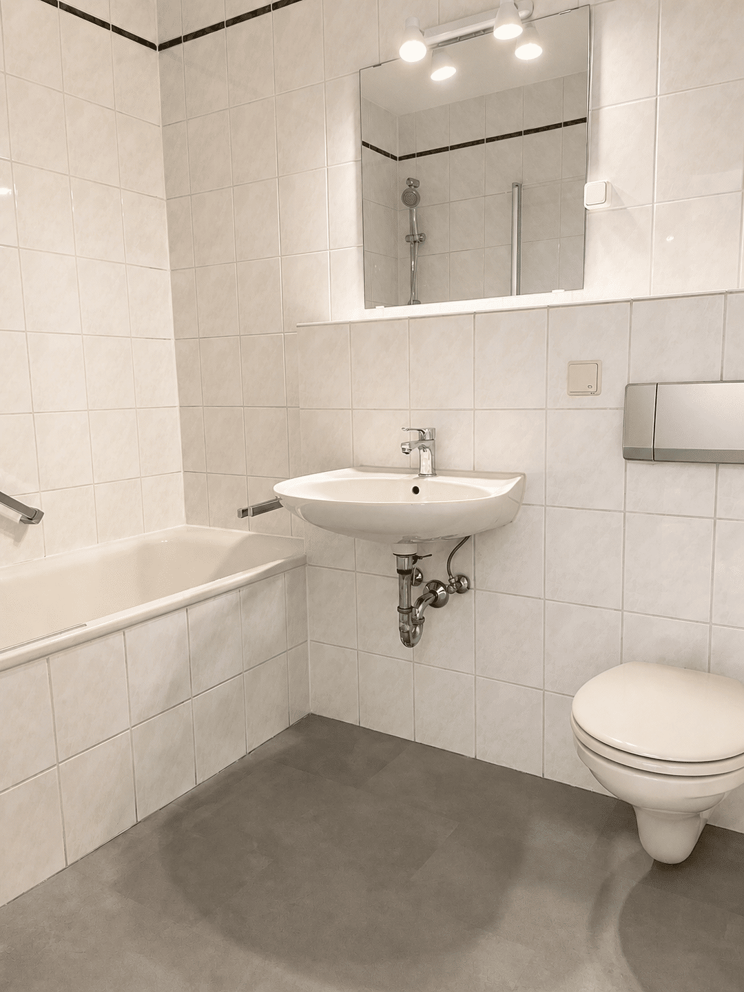2-Zi.Whg. 67 m2 mit Balkon, neuer EKB, TG SP, komplett neu renoviert – Dresden – Vorschaubild 7