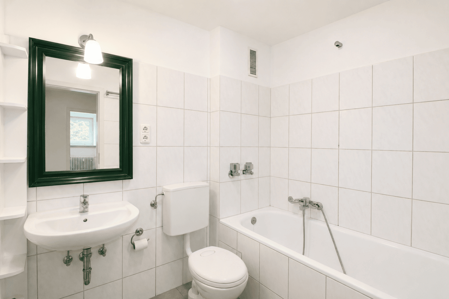 Freie & gepflegte 2-Zimmer-Wohnung im Hochparterre mit Balkon! Erbbaurecht bis 2067! – München – Vorschaubild 6