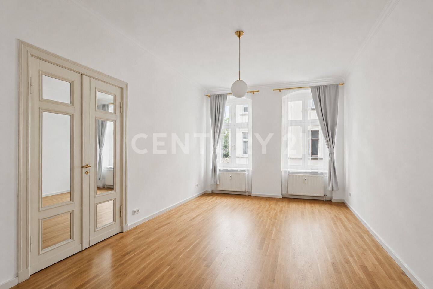 3-Zimmer-Altbauwohnung am Hackeschen Markt mit hohen Decken & französischem Balkon – Berlin – Vorschaubild 4