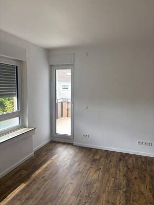Kernsanierte 3 Zimmerwohnung in Wuppertal Oberbarmen-Nächstebreck – 42279 Wuppertal – Vorschaubild 3