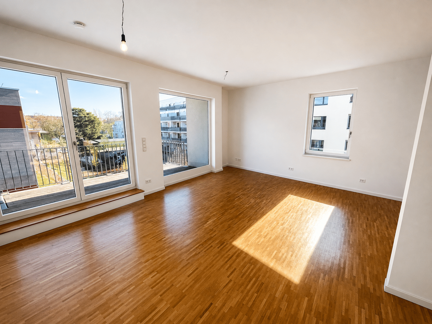 Exklusive Eigentumswohnung inkl. Tiefgaragenstellplatz, Balkon & idyllischer Wasserlage – Berlin – Vorschaubild 3