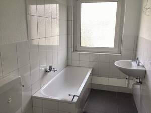 SOMMERAKTION* VERMIETETE Etagenwohnung zur Kapitalanlage - GARAGEN UND STELLPLÄTZE verfügbar! – 40472 Düsseldorf – Vorschaubild 6