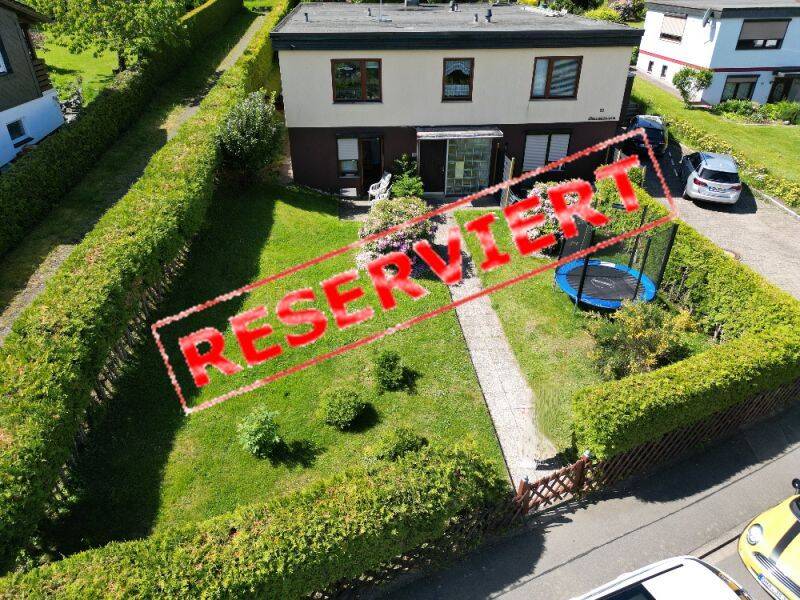 -Reserviert- Schöne 2 ZKB Wohnung mit großem Garten + große Garage am Kurpark!
