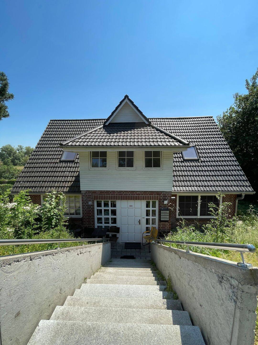 Großzügiges Einfamilienhaus mit Bungalow und großer landwirtschaftlicher Fläche zu verkaufen – Hamburg – Vorschaubild 3
