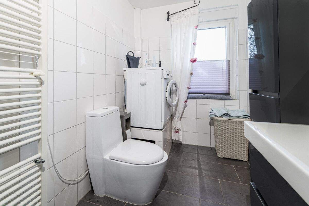 Bremerhaven - Eckernfeld // Zweifamilienhaus in begehrter Lage für Kapitalanleger oder Selbstnutzer – Bremerhaven – Vorschaubild 5