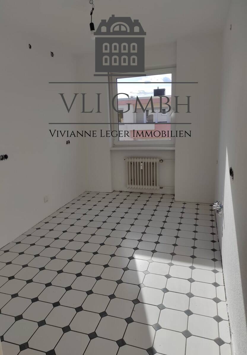 Saarbrücken - Rotenbühl - Stilvolle 4 -Zimmer- Wohnung mit gr. Balkon und Garage – Saarbrücken – Vorschaubild 4