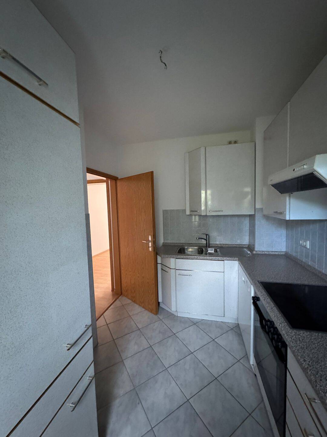 Leerstehendes Reihenendhaus: 100m² groß + ruhig im Grünen gelegen, Falkensee, nahe Potsdam + Berlin – Falkensee – Vorschaubild 9