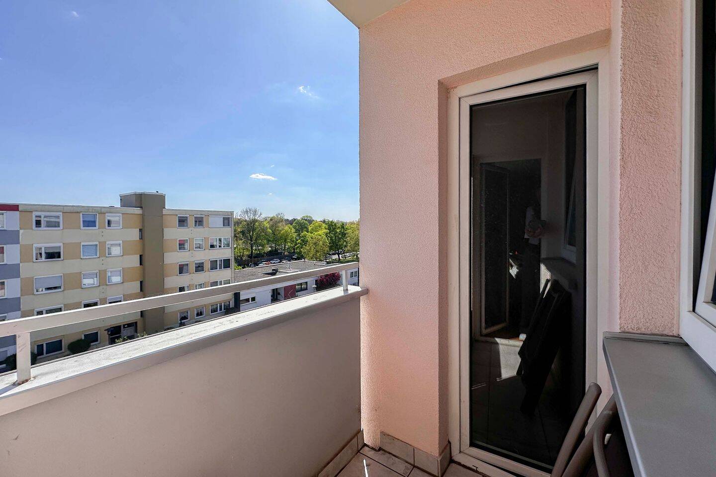 Frei ab 01.07.26 - 2-Zimmerwohnung in ruhiger Toplage im Nürnberger Stadtteil Marienberg – Nürnberg – Vorschaubild 2