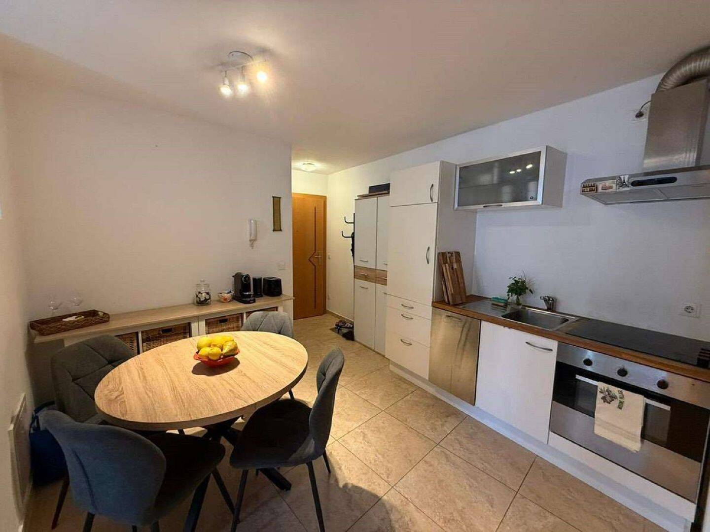 Diese charmante und besonders helle 1,5-Zimmer-Wohnung überzeugt durch eine durchdachte Raumaufteilung – Koblenz – Vorschaubild 2