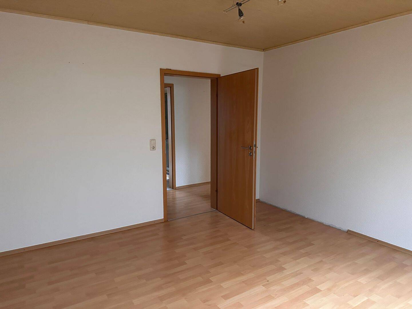 Helle 3-Zimmer-Wohnung in Karlsruhe-Oststadt – auch für WGs geeignet – Karlsruhe – Vorschaubild 2