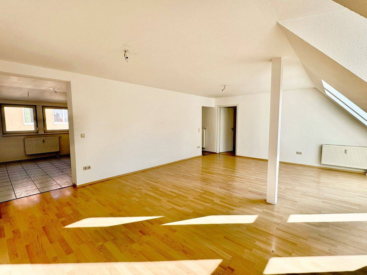 Lichtdurchflutetes Dachstudio am Rennweg – Nürnberg – Vorschaubild 4