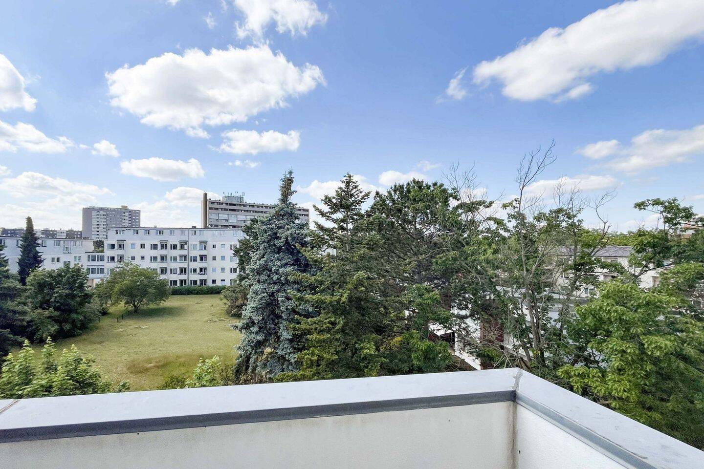 Sonnige 1-Zimmer-Wohnung mit Balkon - bezugsfrei ab August 2026 | Erbbauzins ca. 230 € p.a. – Berlin – Vorschaubild 4