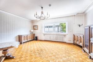Modernisierungsbedürftige 2-Zimmerwohnung mit Garage und alleiniger Gartennutzung in Innenstadtlage! – 50676 Köln – Vorschaubild 4