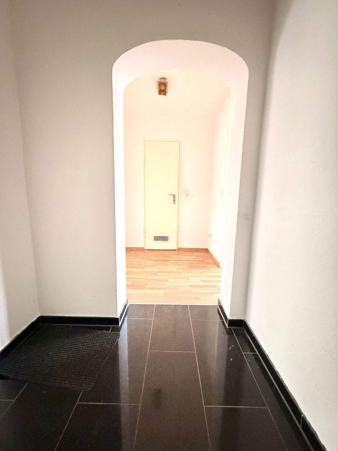 super gepflegte 2 Zimmer Wohnung in ruhiger Südstadtlage +++ mit Aufzug und Einbauküche ++ – Nürnberg – Vorschaubild 6