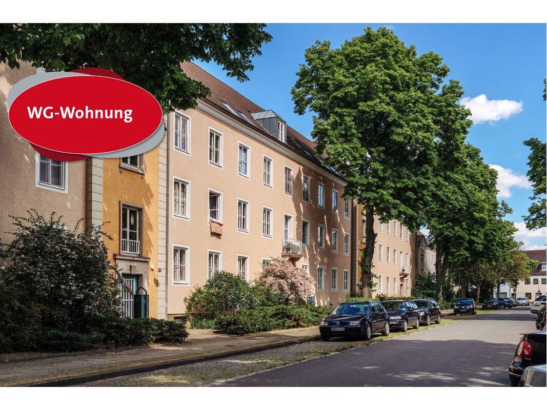 Zimmer 14 m² innerhalb einer 3er-WG // 2.OG links
