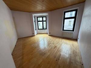 Eigene Wohnideen verwirklichen in einer charmanten Altbauwohnung mit Stellplatz in zentraler Lage!