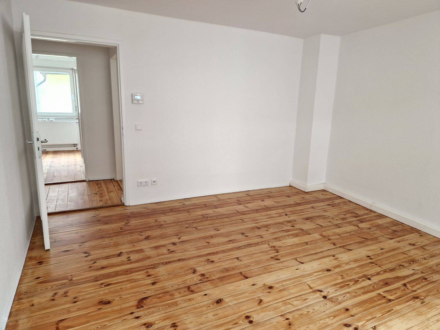 Direkt in der Innenstadt: gemütliche 2,5-Zi.-Wohnung! – Nürnberg – Vorschaubild 2