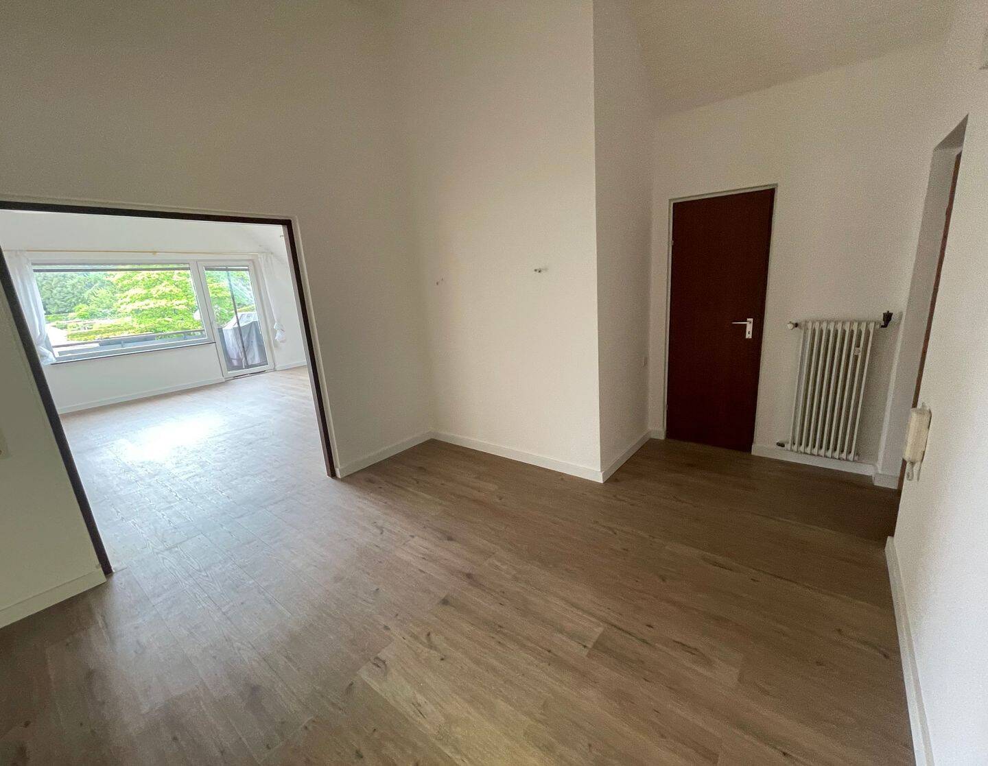 Schöne 3,5-Zimmer-DG-Wohnung mit gehobener Innenausstattung und Balkon – Essen – Vorschaubild 6