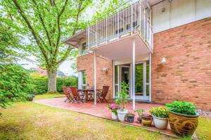 Eine sichere Entscheidung. Große Doppelhaushälfte im Wohnpark Falkenstein, Garten, Terrasse, Garage. – 22559 Hamburg – Vorschaubild 4