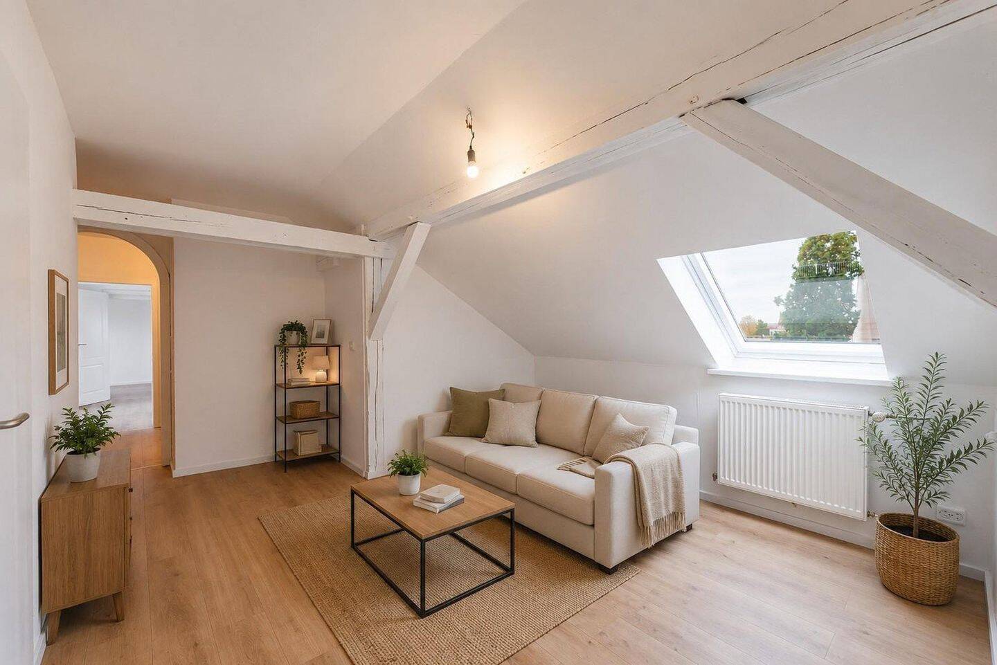 Wunderschöne 3 Zi Dachgeschoss Wohnung mit Balkon und Küche – Nürnberg – Vorschaubild 3