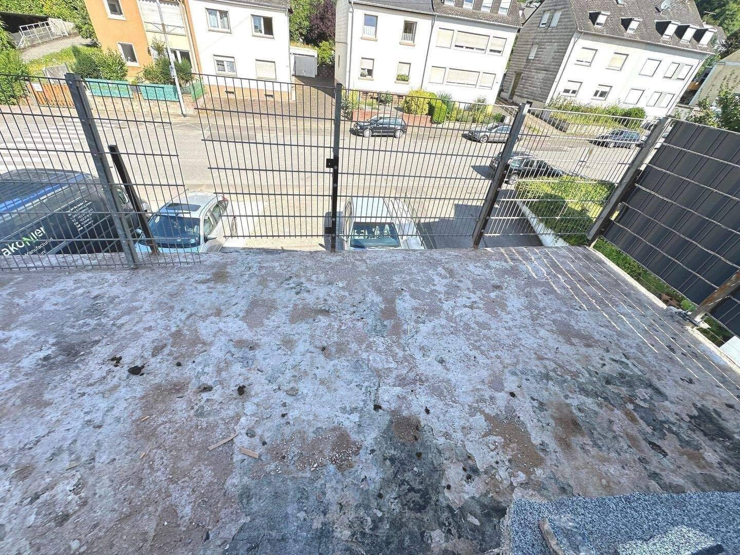 Großzügige 6-Zimmer-Wohnung mit Einbauküche und zwei Balkonen in Trier-Biewer – Trier – Vorschaubild 3