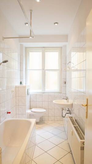 HOMESK - Sofort bezugsfreie 3-Zimmer-Altbauwohnung im Hochparterre in Westend – 14052 Berlin – Vorschaubild 9