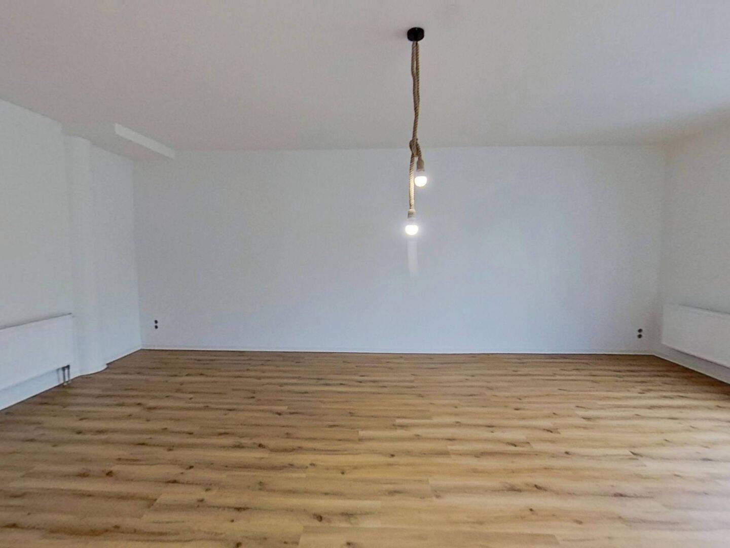 ** ERSTBEZUG nach Renovierung: Große 1-Zimmer-Wohnung mit Wannenbad in Eutritzsch ** – Leipzig – Vorschaubild 2