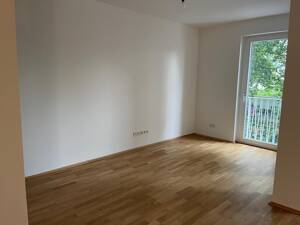***ERFOLGREICH VERKAUFT***BEZUGSFREIE 2 Zimmer + WINTERGARTEN + Balkon mit NEUER EINBAUKÜCHE in TOP-LAGE*** – 50678 Köln – Vorschaubild 4