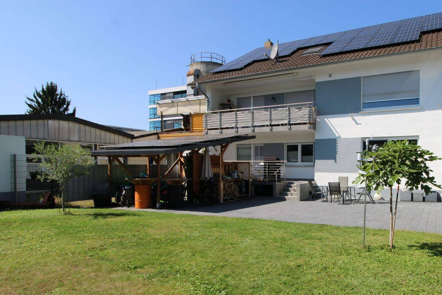 Saniertes Geschäfts- und Wohngebäude mit Nachverdichtungspotential im Gewerbegebiet Walldorf