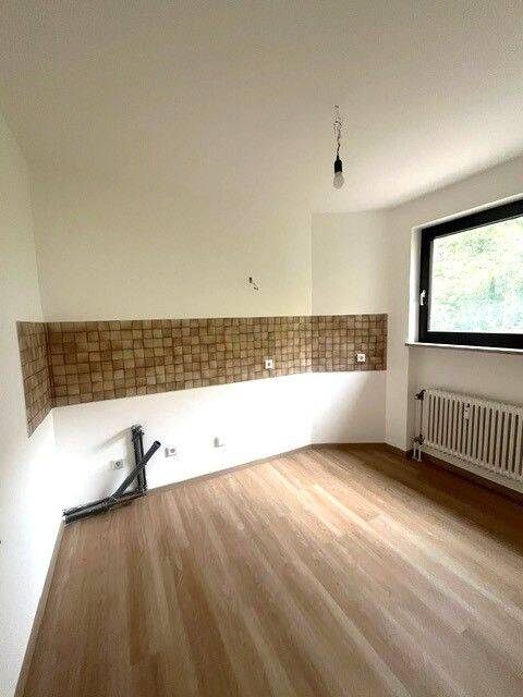 Grünes Thon: renovierte 1-Zi.-Wohnung mit Balkon! – Nürnberg – Vorschaubild 4