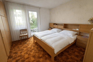 Teilrenoviertes 2-3 Familienhaus mit 2 Balkonen, Terrasse und Garten in bevorzugter Lage – 70597 Stuttgart – Vorschaubild 6