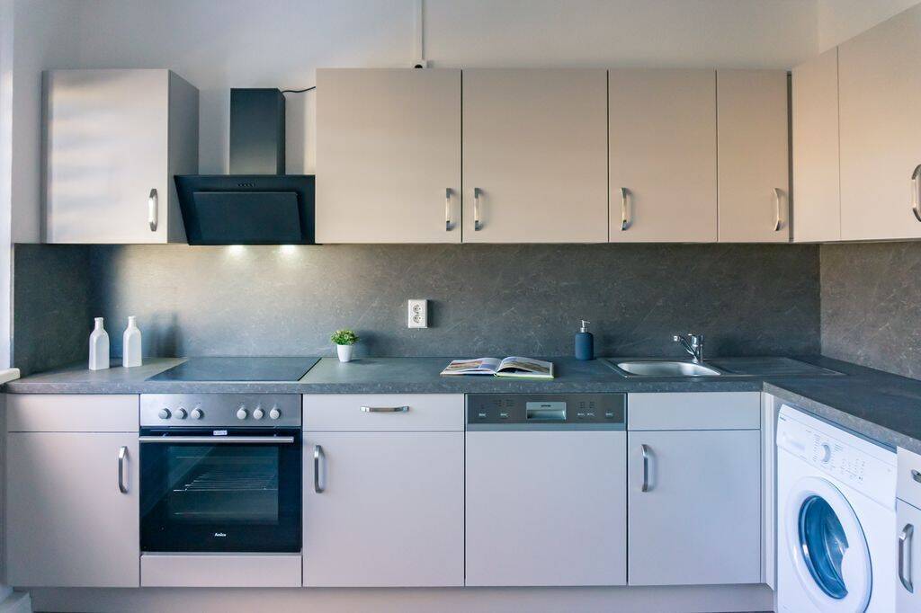 WG-Wohnung mit Einbauküche