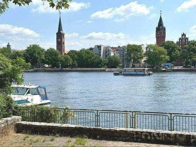 SEHR HELLE, FREIE WHG, MIT BLICK AUF D. WASSER, HELLE 3-4 ZIM-AB-WHG.+TOLLEM LOGGIA IN KÖPENICK – Berlin – Vorschaubild 9
